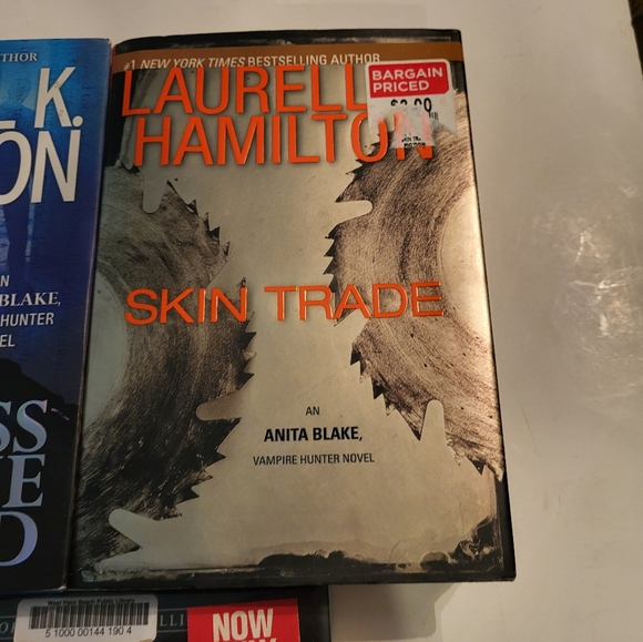Laurell K Hamilton Lot of 3 Hardcovers with DJ - Picture 3 of 5